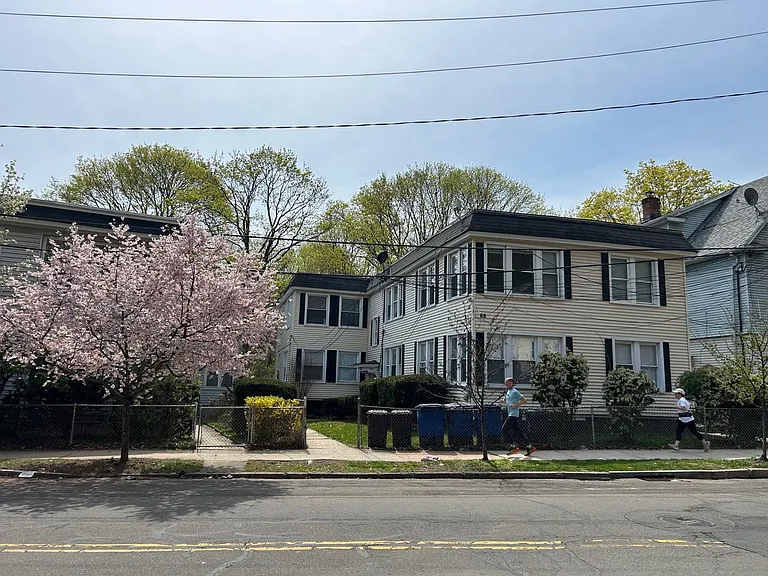 68 Rock St #1R — Photo 2