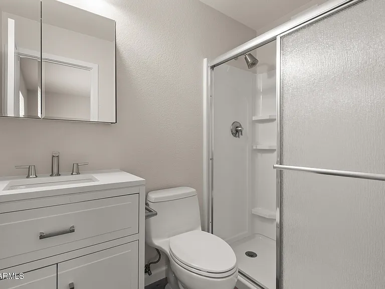 224 E Oxford Dr — Photo 24