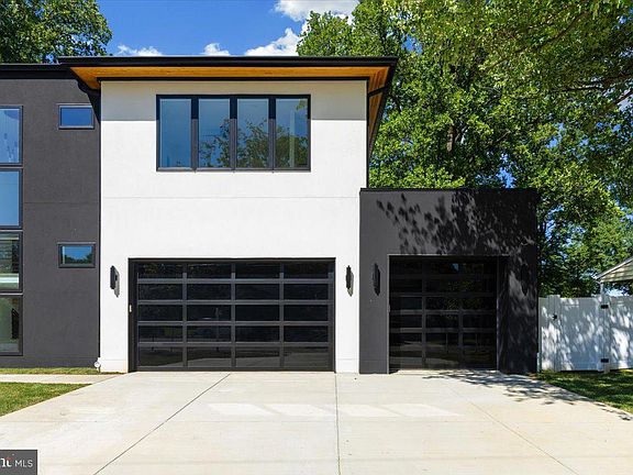 5th image of 1002 Avery Ct SW