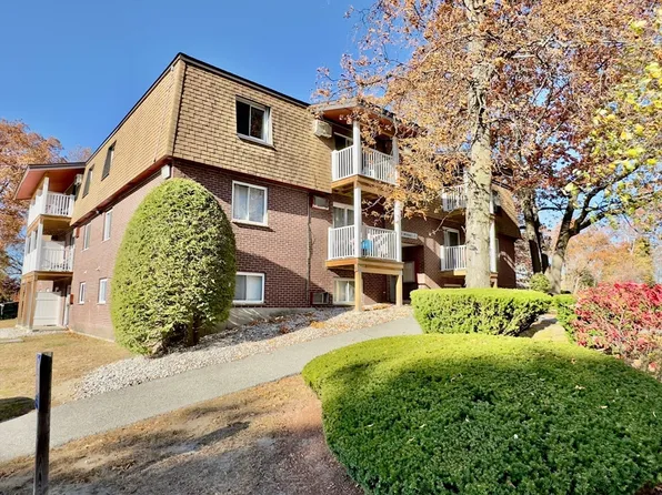 7 Wildwood St APT 4, Dracut, MA 01826