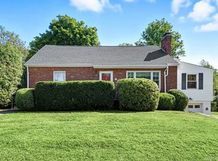 13 Pleasant Ln, Wappingers Falls, NY 12590