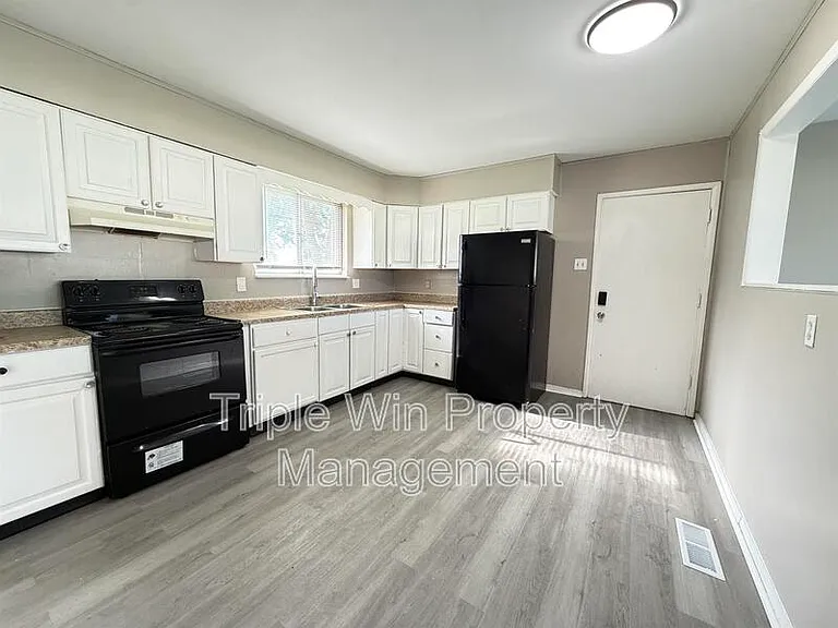 1710 Kay Dr — Photo 7