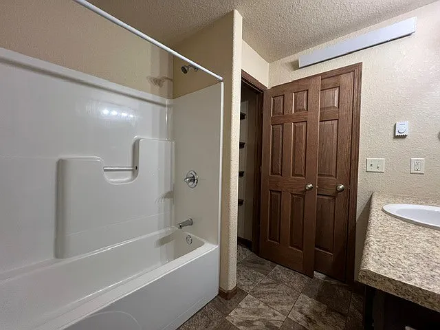 4660 Coal Bank Dr #301 — Photo 12