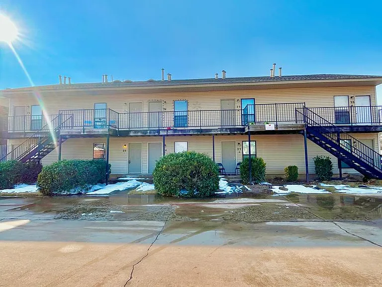 1901 E Lindsey St — Photo 14