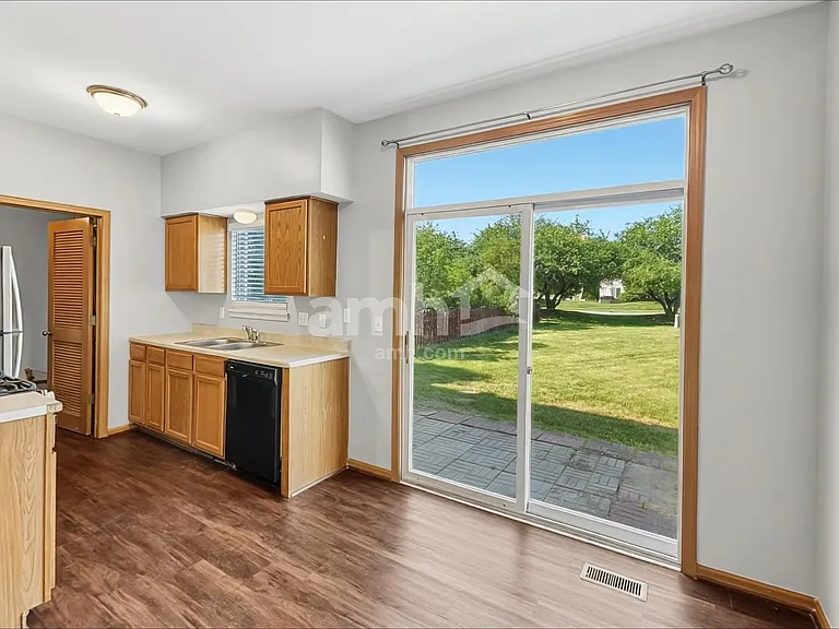 21555 Fulton Ct — Photo 5