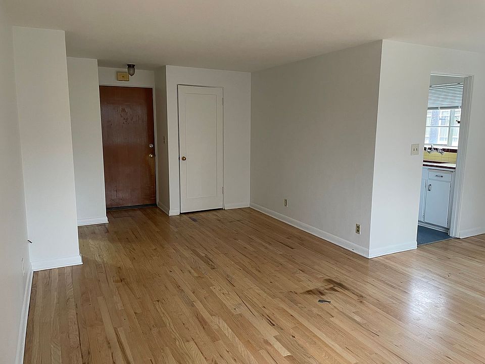 1st image of 303 Harvard Ave E APT 301