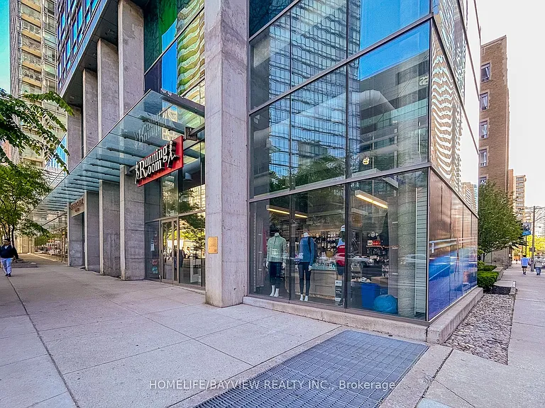 38 Grenville St #2405 — Photo 38