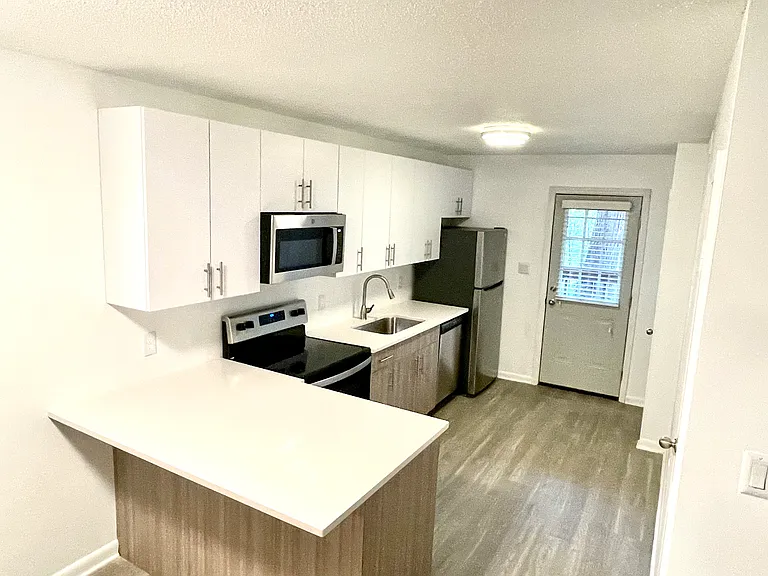 Collegeview — Photo 12