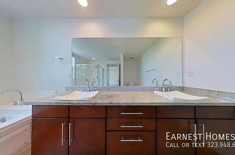14412 Killion St #401 — Photo 21