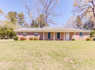 901 Santa Rosa Dr, Vicksburg, MS 39180