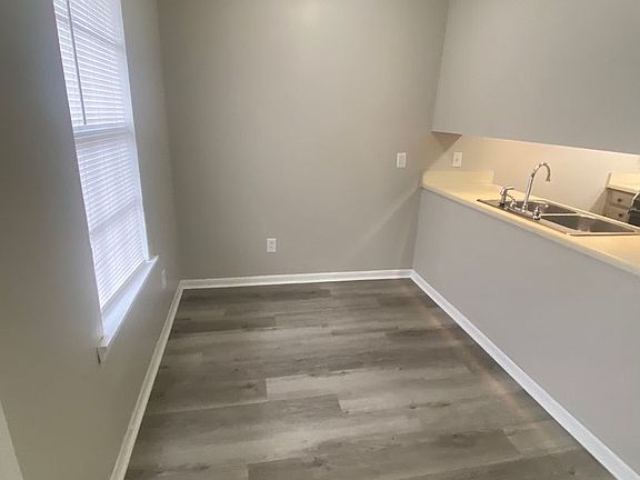 4th image of 1903 Holmes St Unit 3