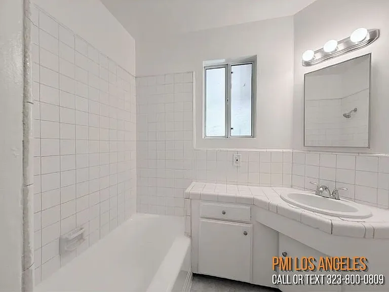 10565 Camarillo St — Photo 11