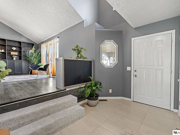 5th image of 409 Fleetwood Dr