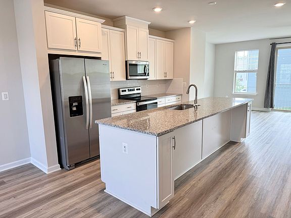3rd image of 162 Whitson Woods Pl