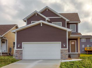 4210 NW Countrywood Dr, Ankeny, IA 50023