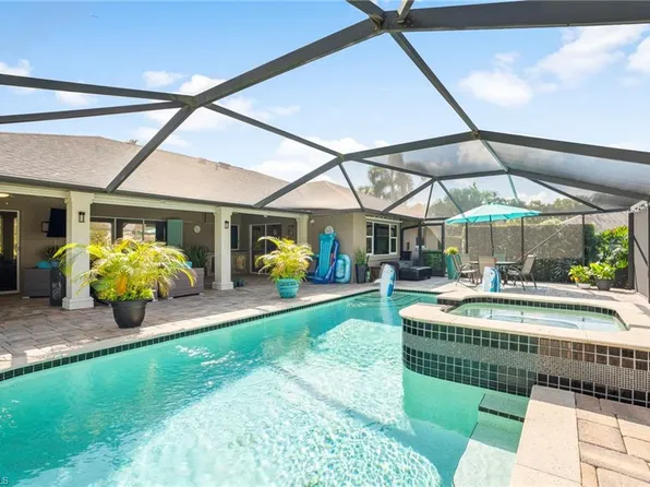 101 Muirfield CIR, NAPLES, FL 34113