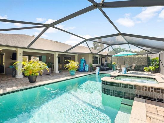 101 Muirfield CIR, Naples, FL 34113