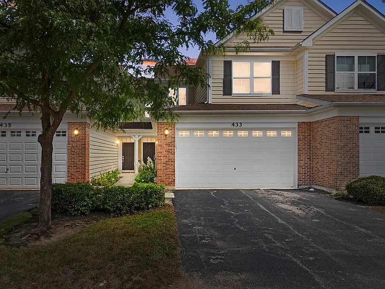 433 Acushnet St — Photo 24