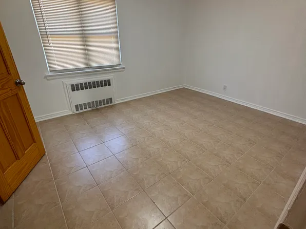 22-01 149th St, Flushing, NY 11357