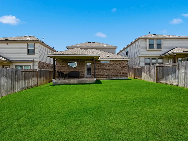 2046 Flametree Ave — Photo 29
