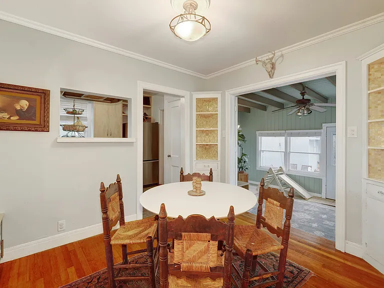 1008 E 43rd St — Photo 13