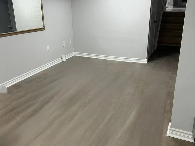 4142 Dursley Cres #LOWER — Photo 3