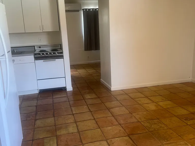 74300 Candlewood St #7 — Photo 3