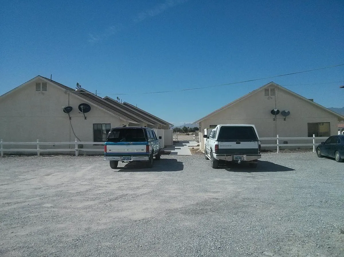 Rear view - 1821 E Calvada Blvd