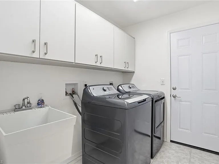 132 Bordeaux Cir — Photo 29