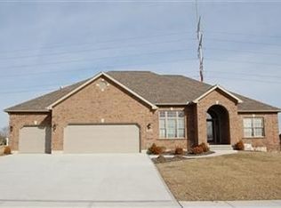 635 Burnside Dr, Tipp City, OH 45371