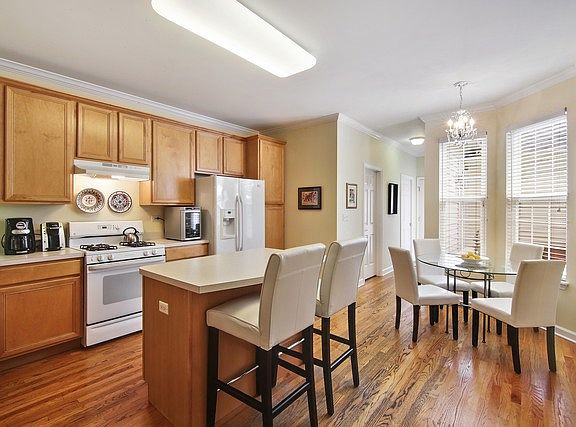 5th image of 2743 Langley Cir
