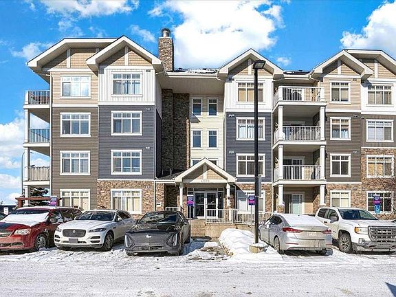 3rd image of 155 N Skyview Ranch Way NE #4211