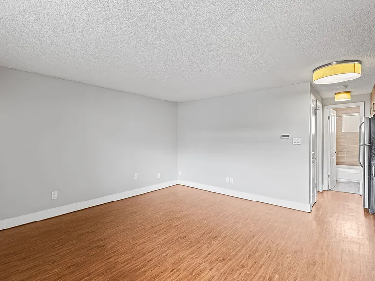 Pearl Apartments — Photo 36
