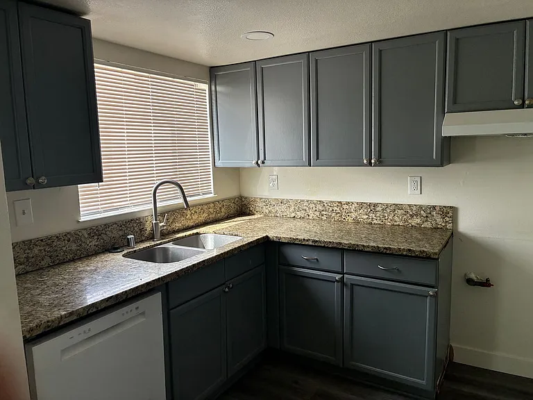 13601 Arroyo Dr — Photo 3