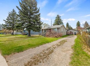 6435 N 34th Ave NW, Calgary, AB T3B1M9