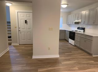 800 SW 156th St #1, Seattle, WA 98166