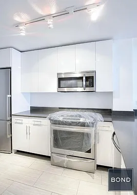 Rented by Bond New York | media 7