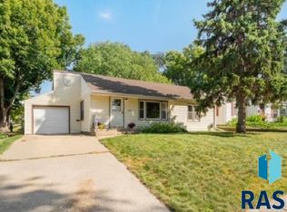 2420 S Main Ave, Sioux Falls, SD 57105
