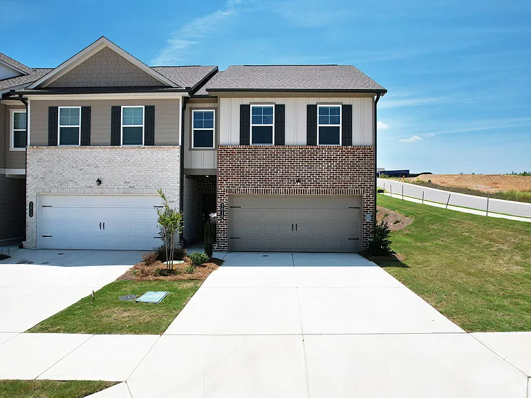 5010 Highwood Dr NE — Photo 2