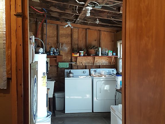 3rd image of 215 E Illini St