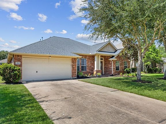 3rd image of 914 Fort Hill Ln