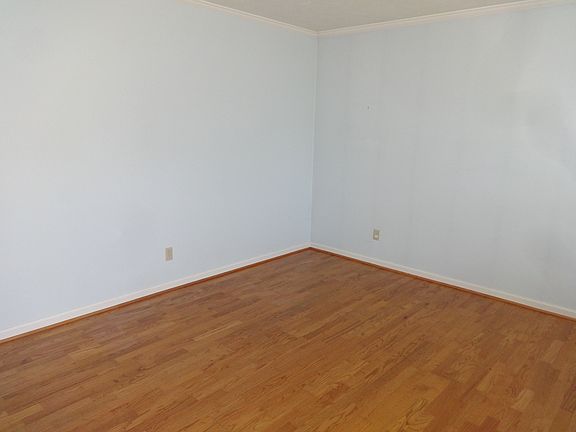 4th image of 15 Moreland Ave