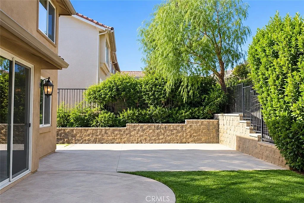 4 bed, 2879 sqft, $6,500 — Photo 2