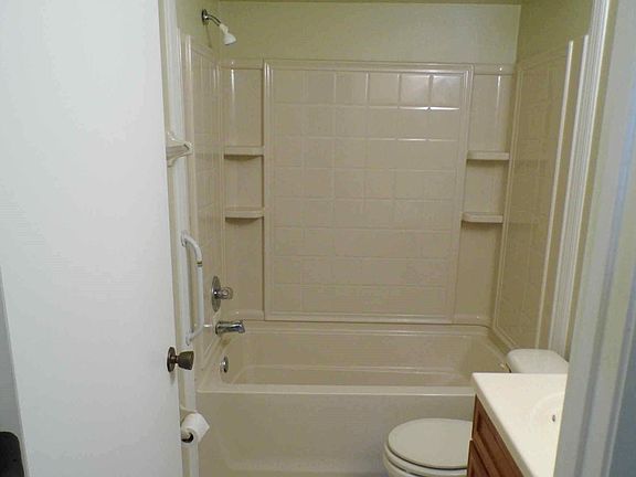 2nd image of 701 Northlake Dr Unit 701