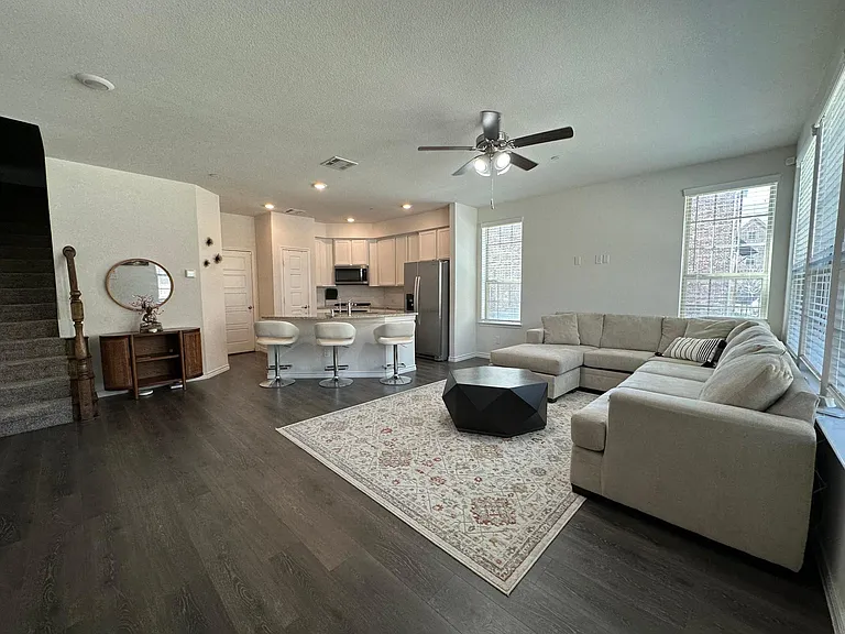 2408 Klamath Dr — Photo 9