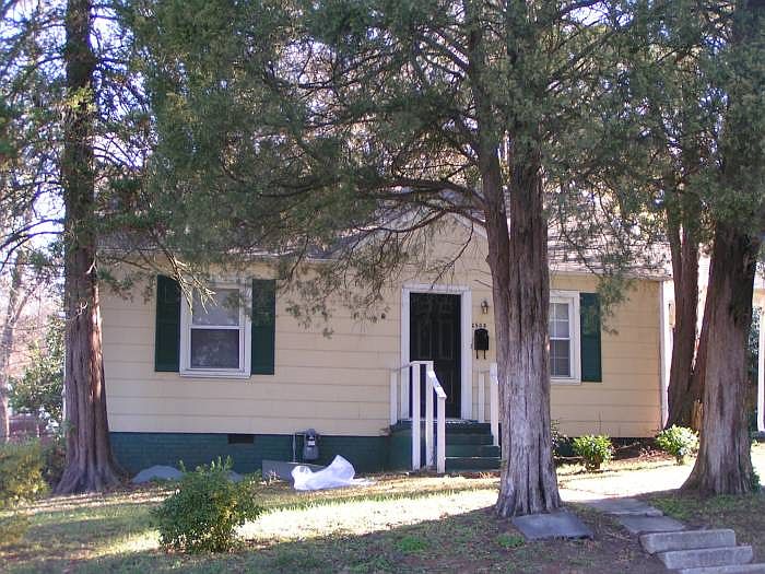 2nd image of 2508 Roslyn Ave