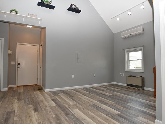 3rd image of 952 Post Road #7