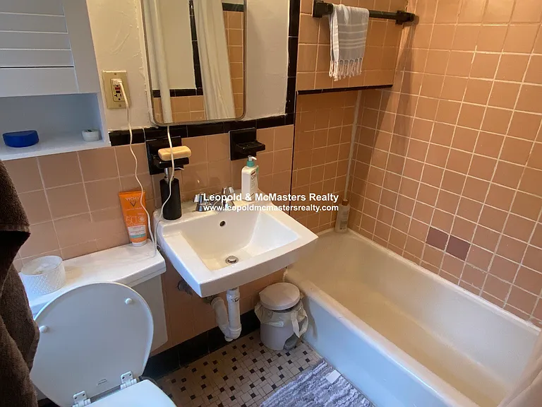 Garden - Grove St Apartments — Photo 12