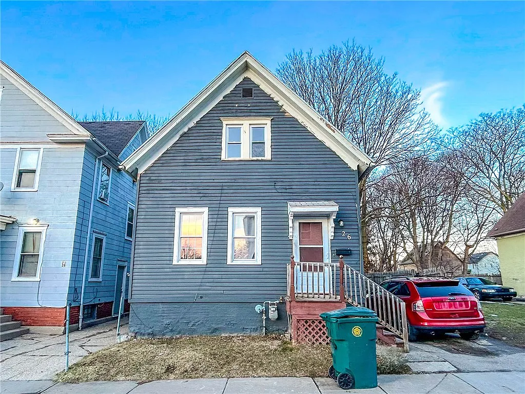 26 Hertel St photo 1