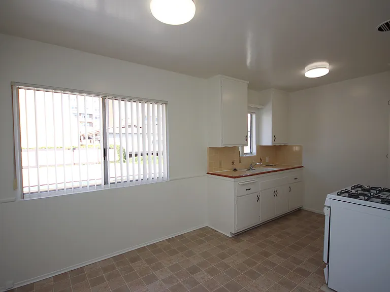205 E Commonwealth Ave #D — Photo 6